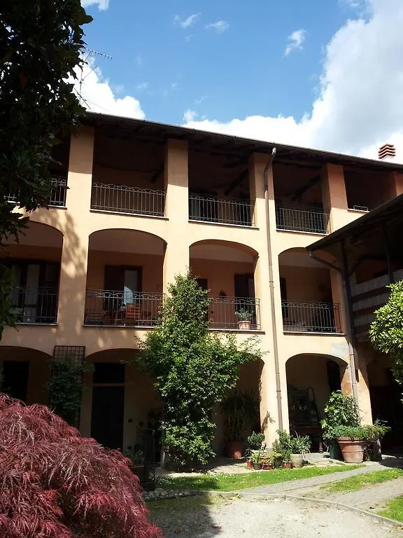 B&B Il Cortile Malpensa Casorate Sempione Bed & Breakfast